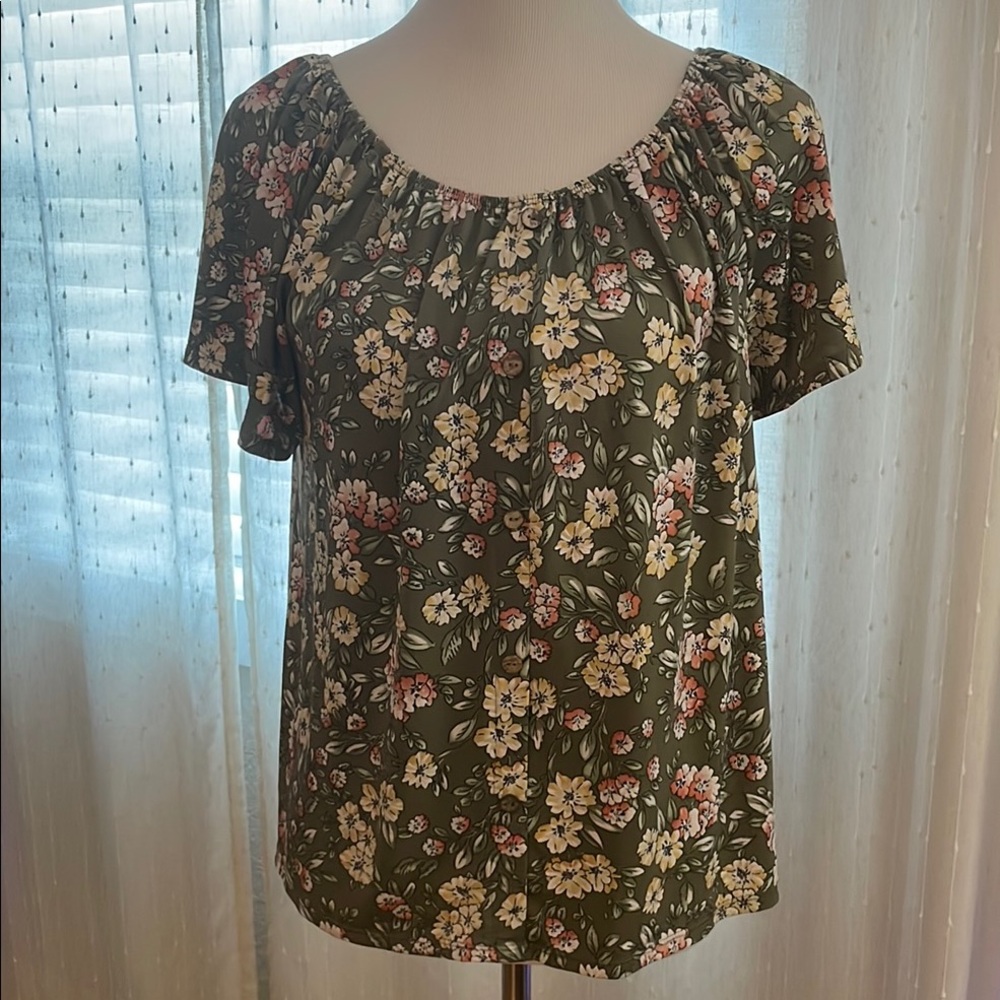 Green Flutter Sleeve Ruffled Blouse